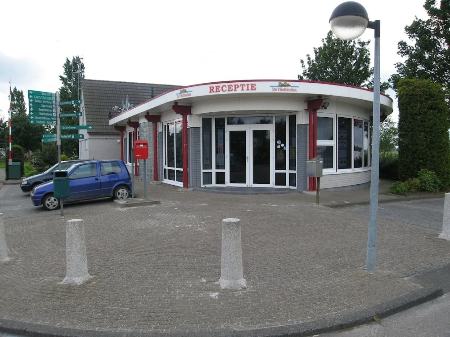 Tidy Bungalow With Dishwasher, Close to the Water