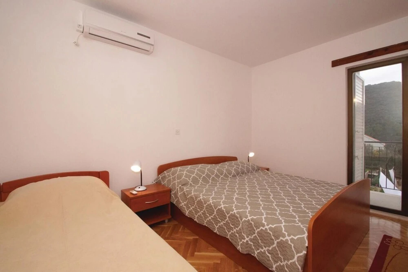 Beautiful Home in Korcula With Wifi and 4 Bedrooms