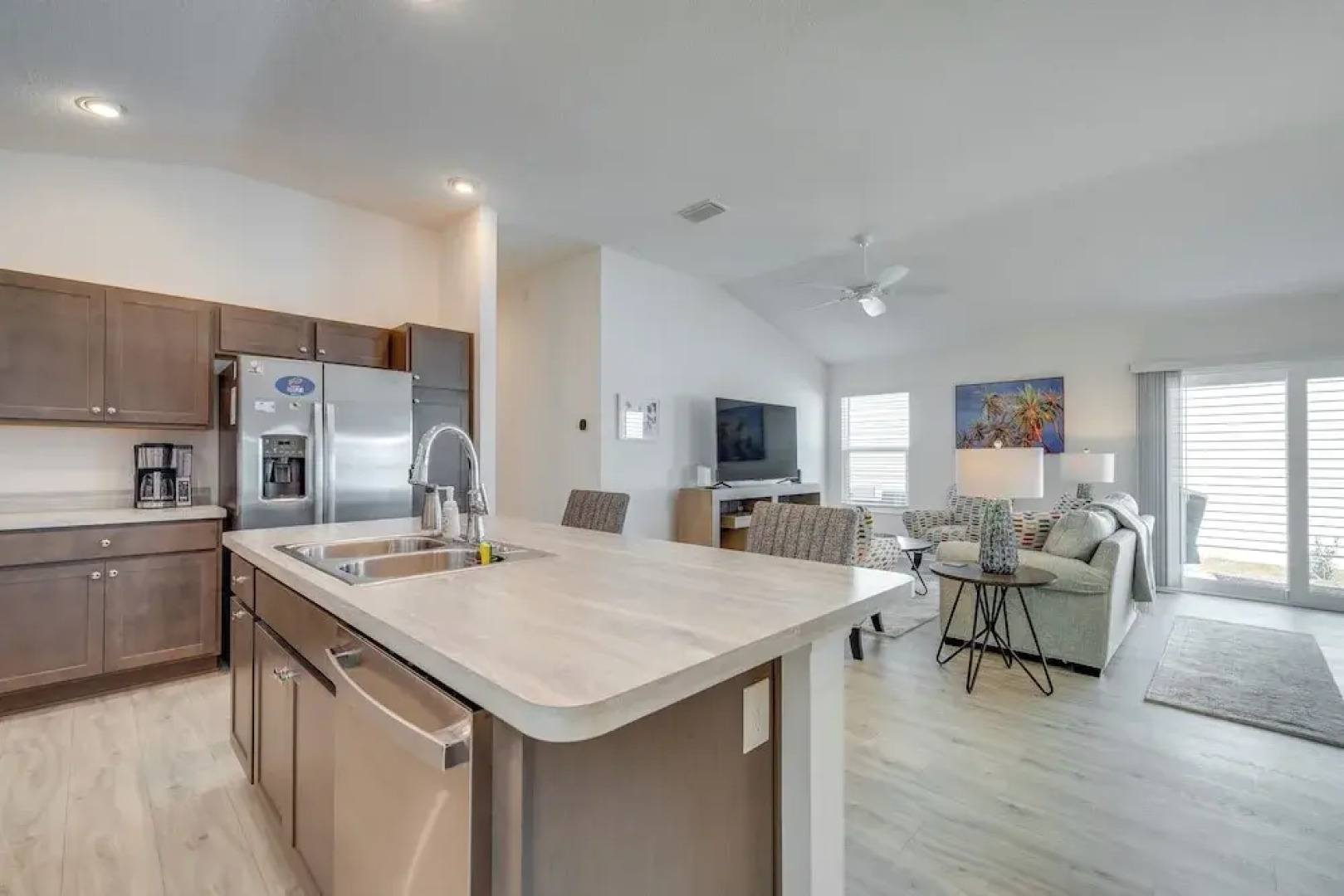 Pool Access, Patio & Grill: Sunny Florida Escape!