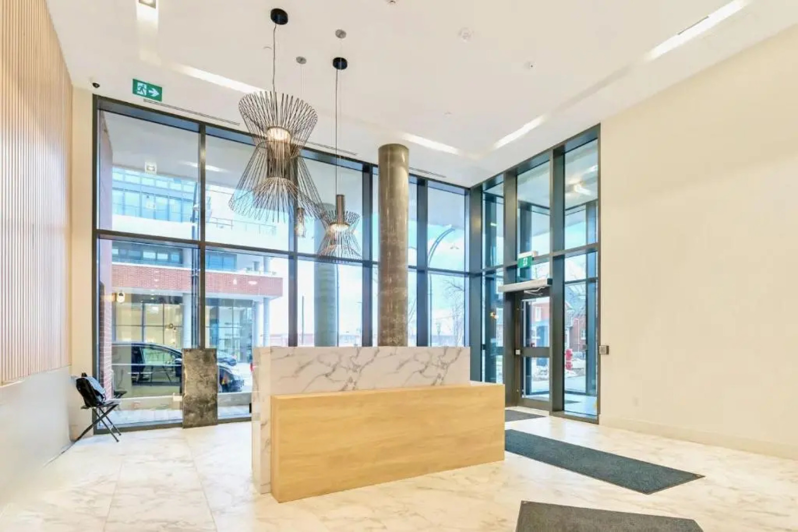 Luxury 1BR Condo - Private Balcony City Views