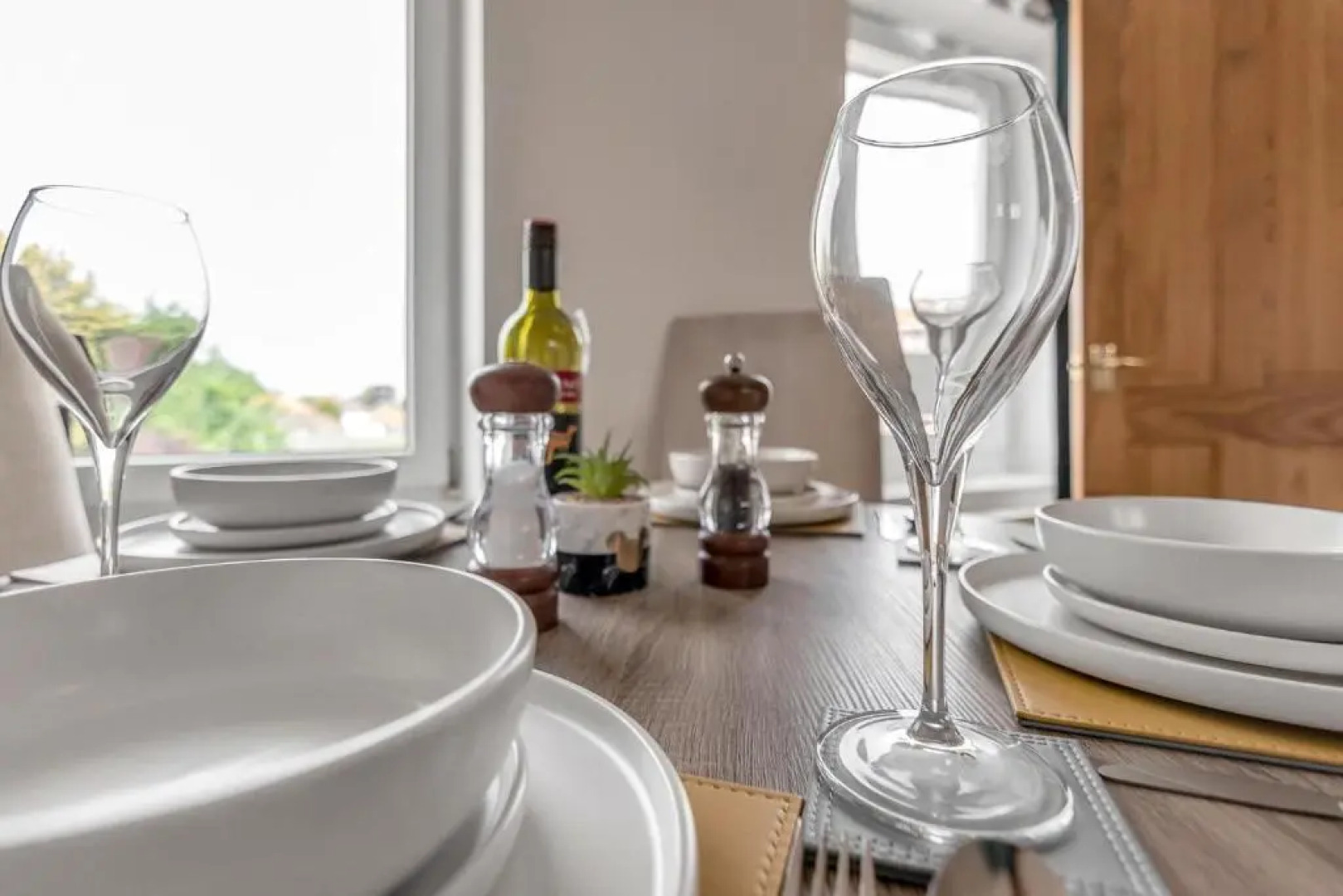 Reepham Rest - 2 Bedroom, Free Parking, 390 Mbps Wifi, Netflix, Fully Equipped kitchen - Ginger & Gold ltd