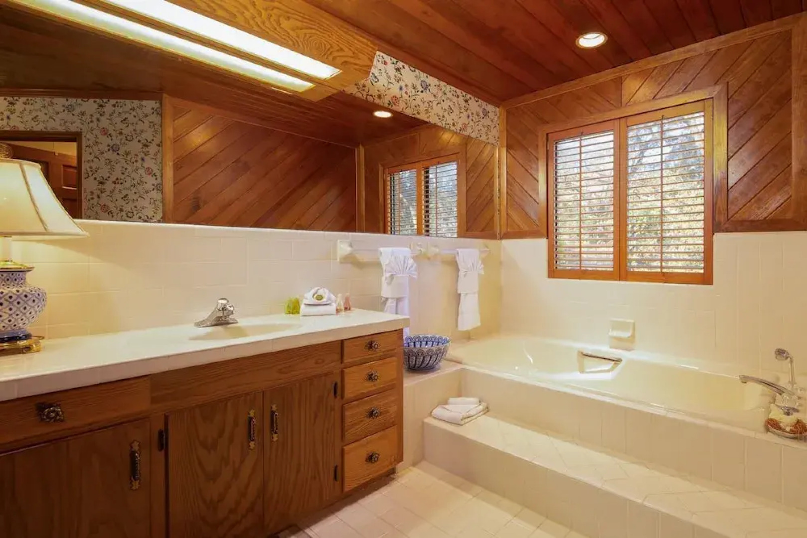 Calcamco-rio Rr9030 4 Bedroom Home by RedAwning