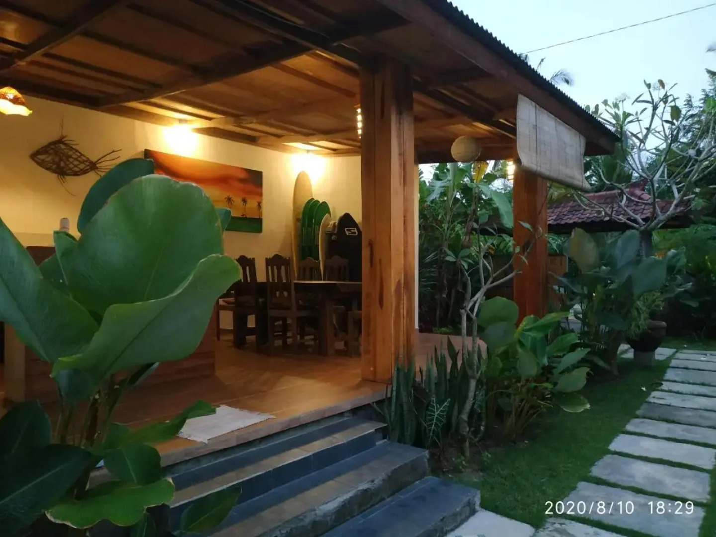 Surf Retreat Villa Sari