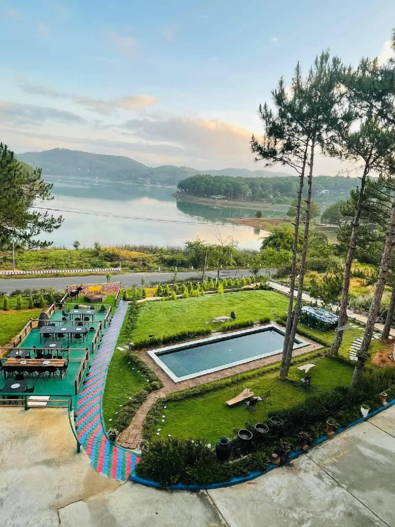 Romeo  Juliet Dalat Resort