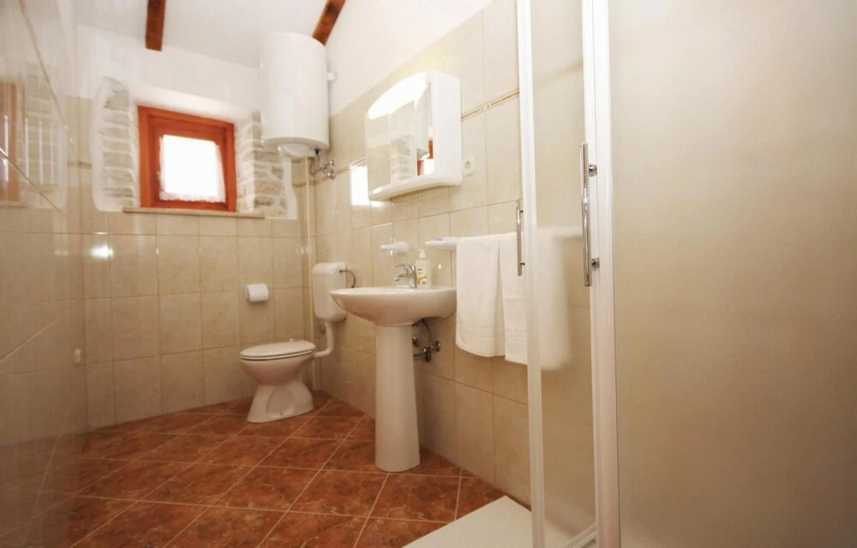 Beautiful Home in Butkovici With Wifi and 2 Bedrooms