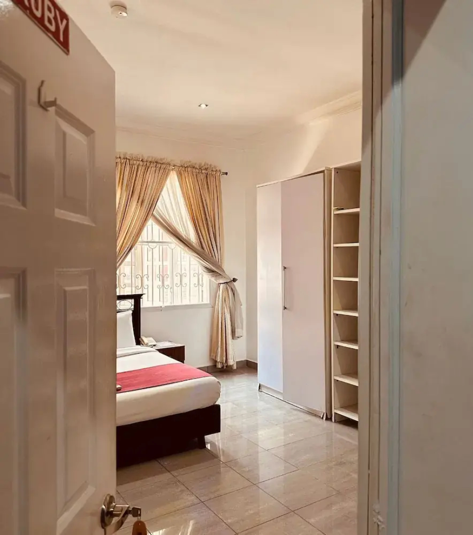 Bates Garden Guest House
