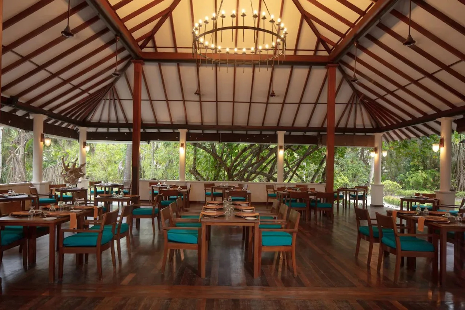 Adaaran Select Meedhupparu