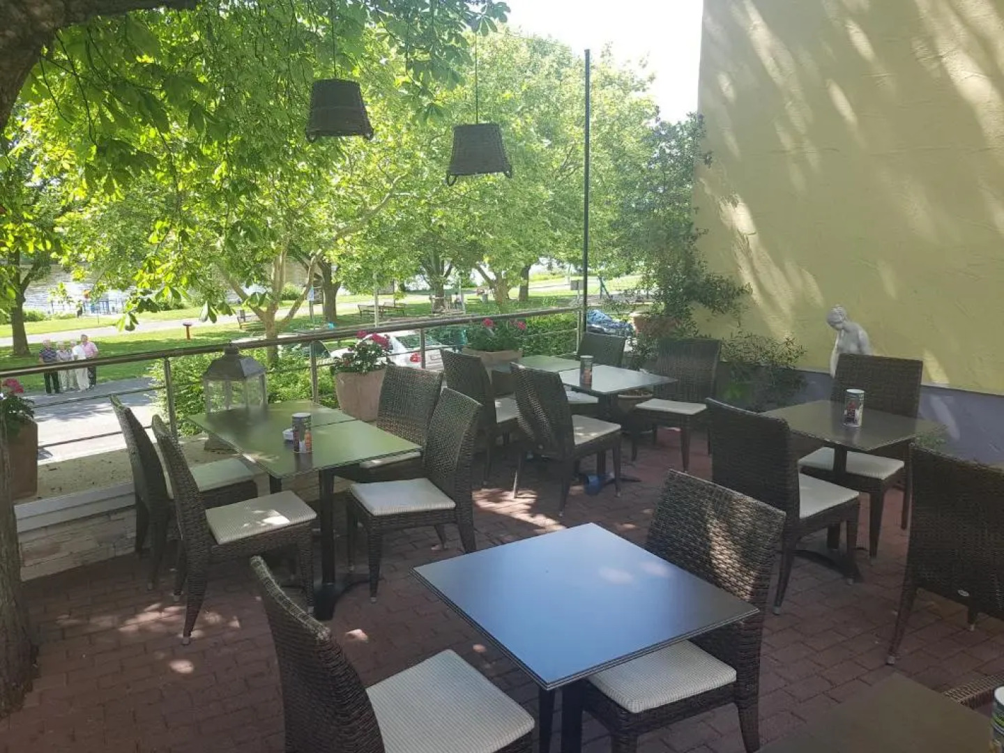 Angelis Pension - Restaurant zum grunen Baum