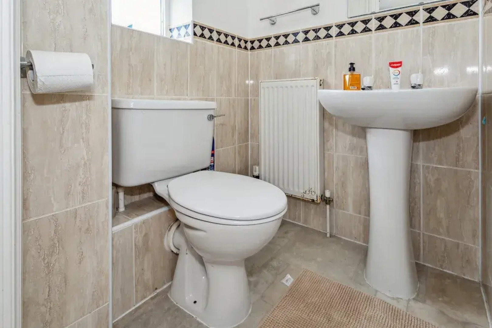 Urban Oasis - Modern 2B/2B Retreat Near Nature