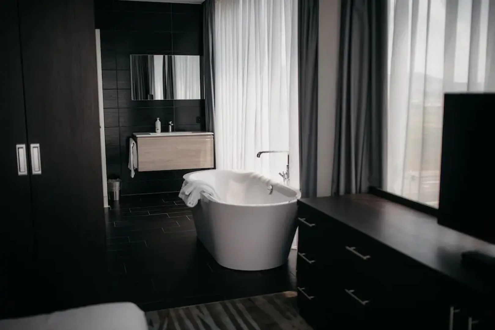 IIP Apartments - Self Check In