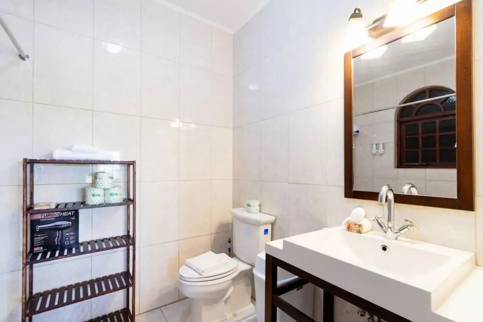 Beautiful 3br2 5BA Villa w Pool Close 2 Baby Beach