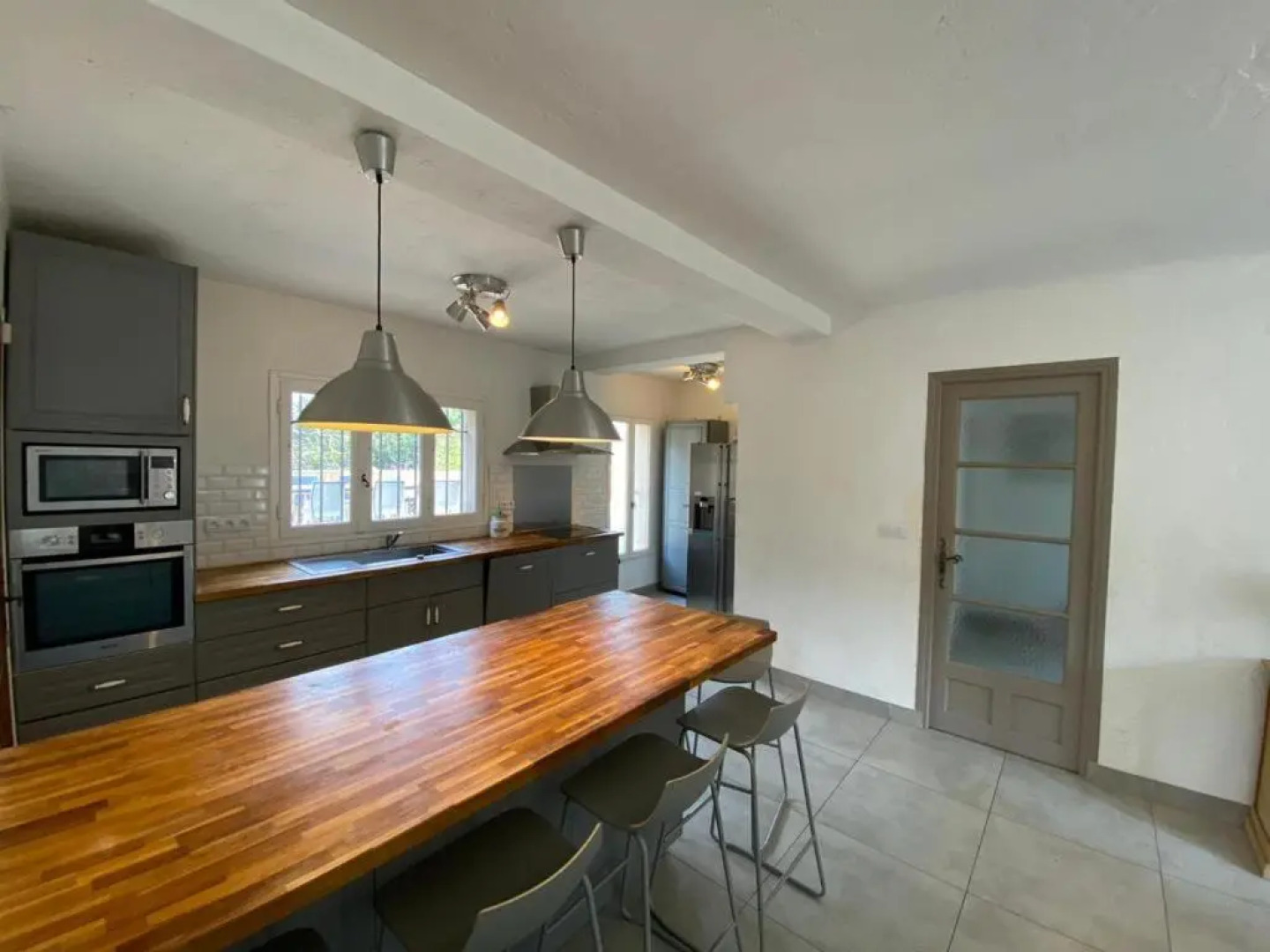 Très grande Villa pour 1 famille ou plusieurs...