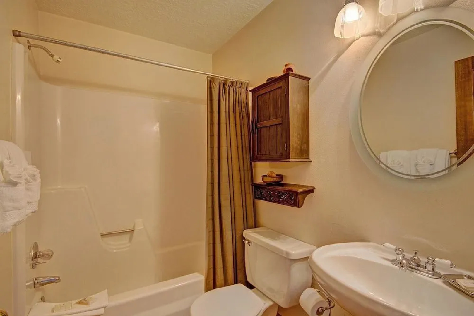 Trappeur 3 2 Br condo by RedAwning