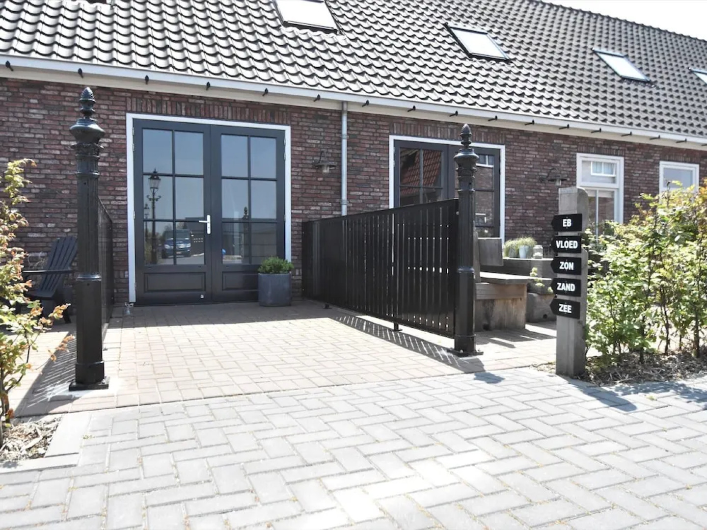 Spacious 2 Person Apartment On The Coast Of Noord Holland Province