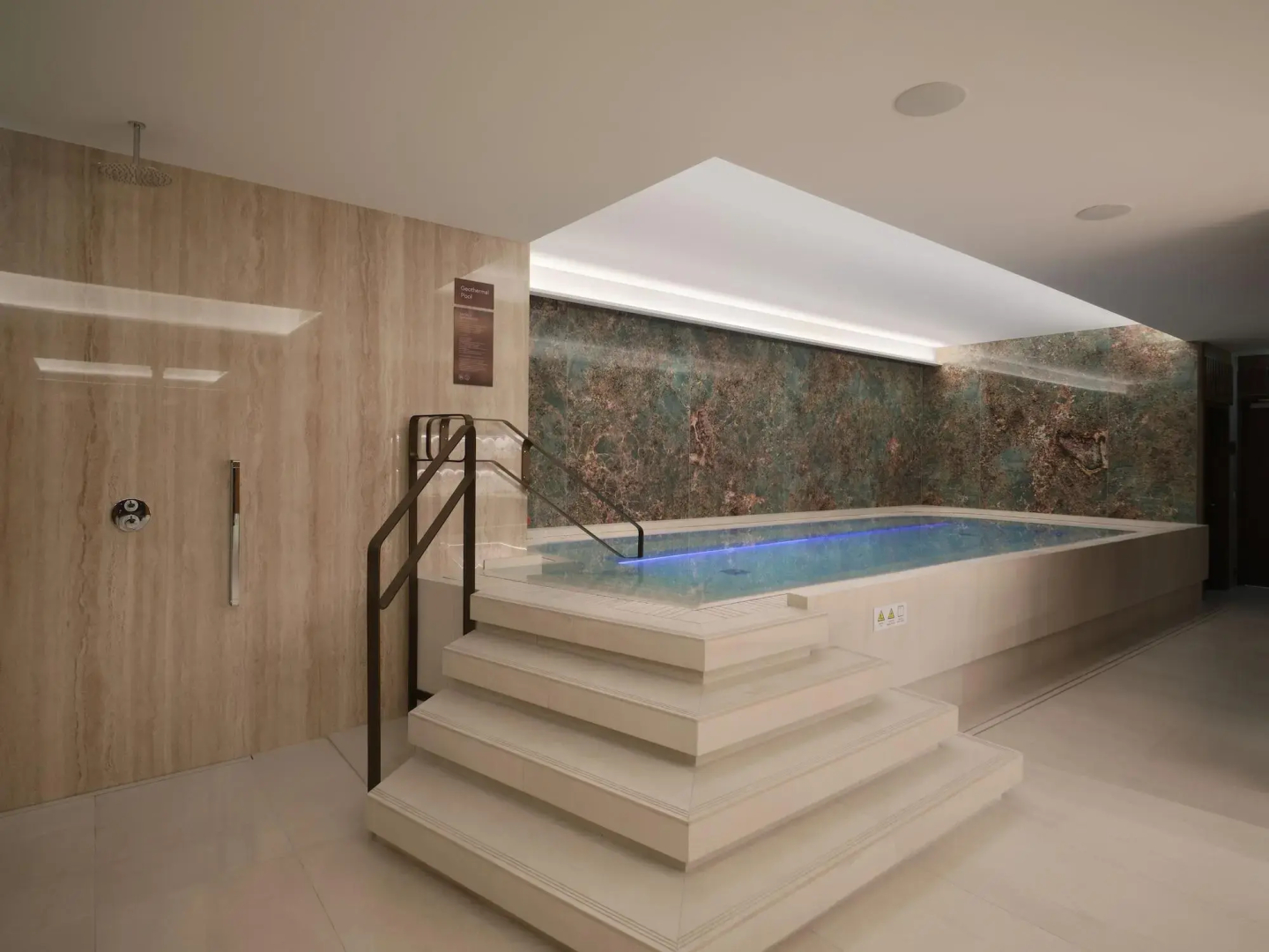 Отель Iceland Parliament, Curio Collection By Hilton