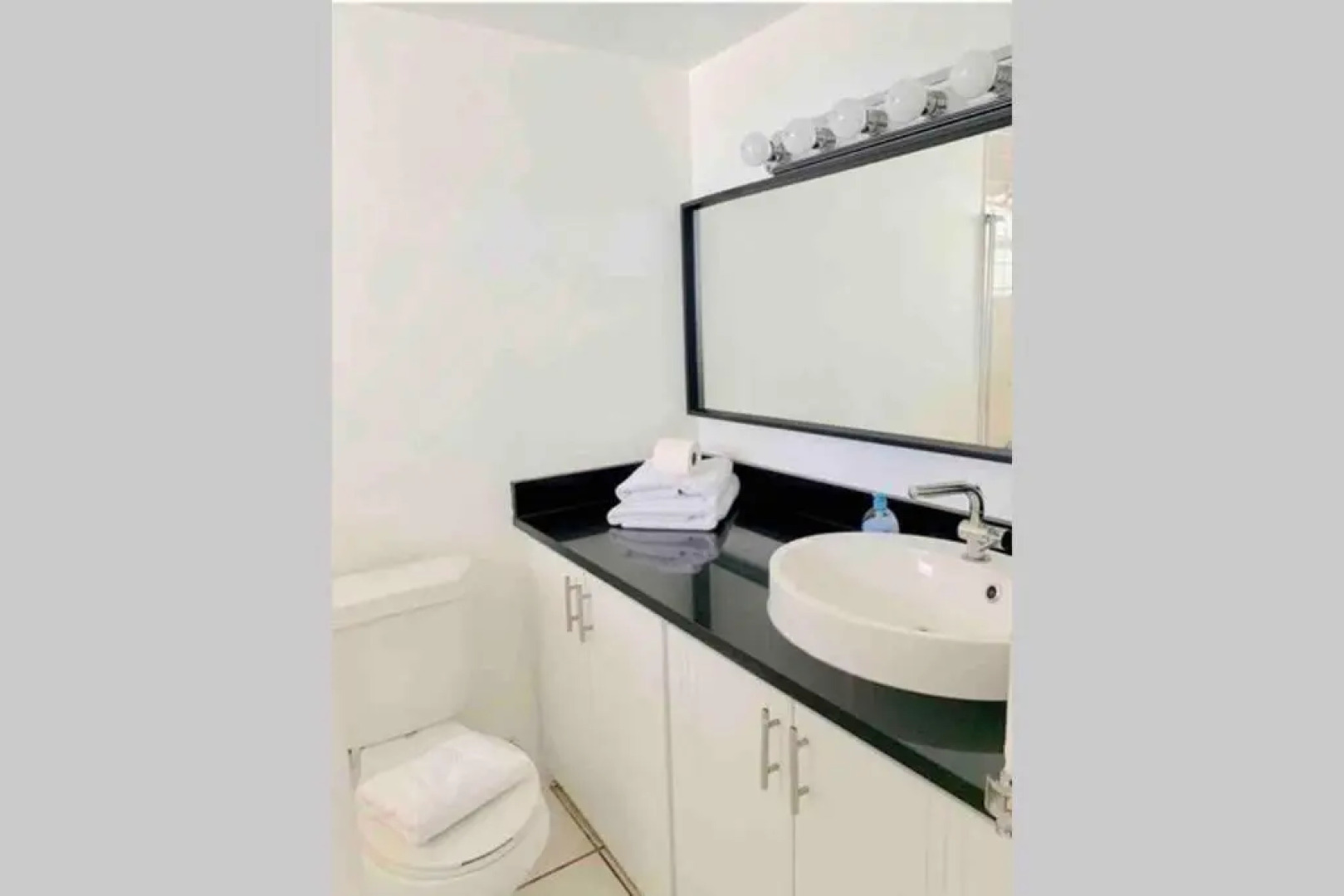 Fantastic Studio with Incredible Bay Views