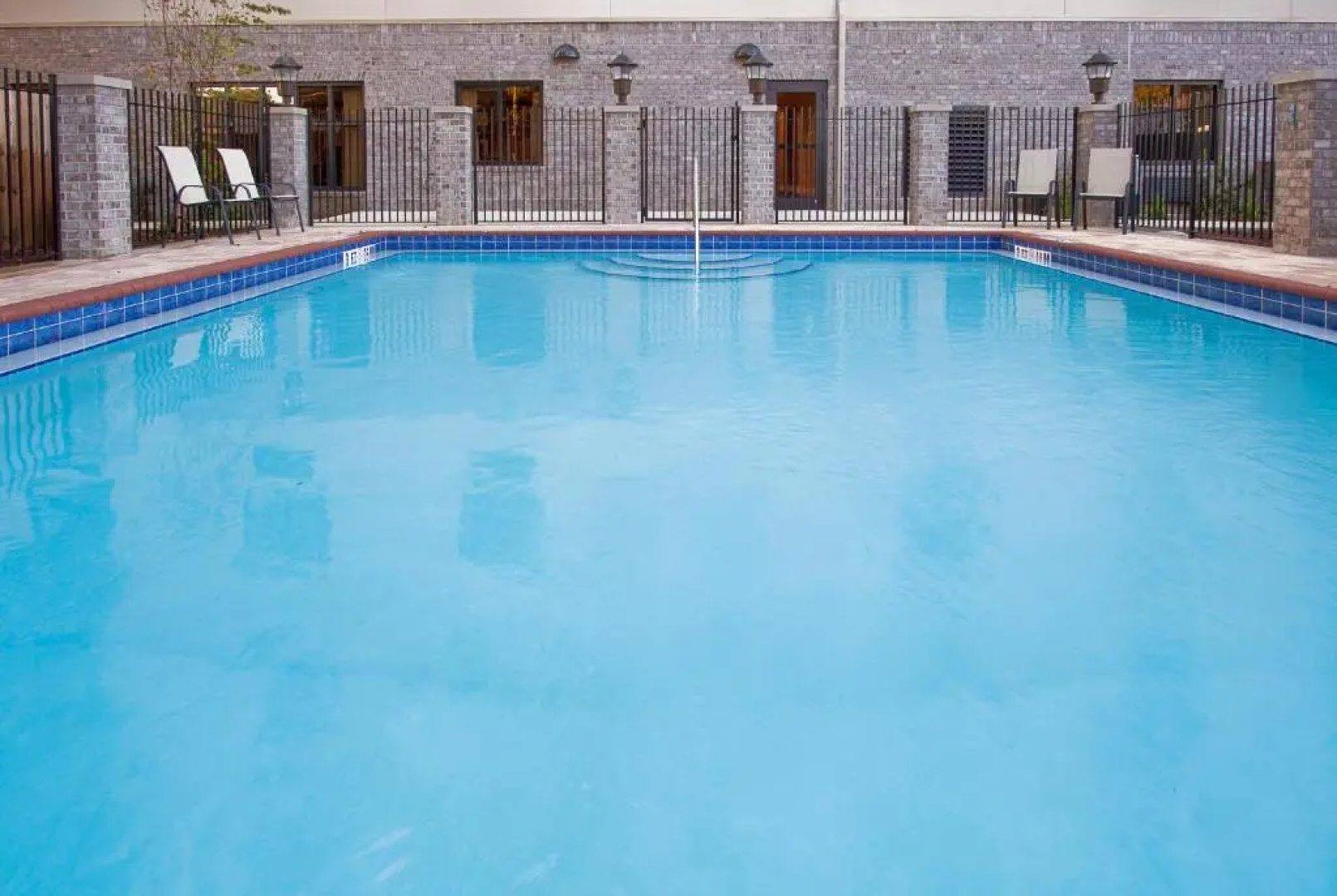 Holiday Inn Express & Suites Pensacola West-Navy Base