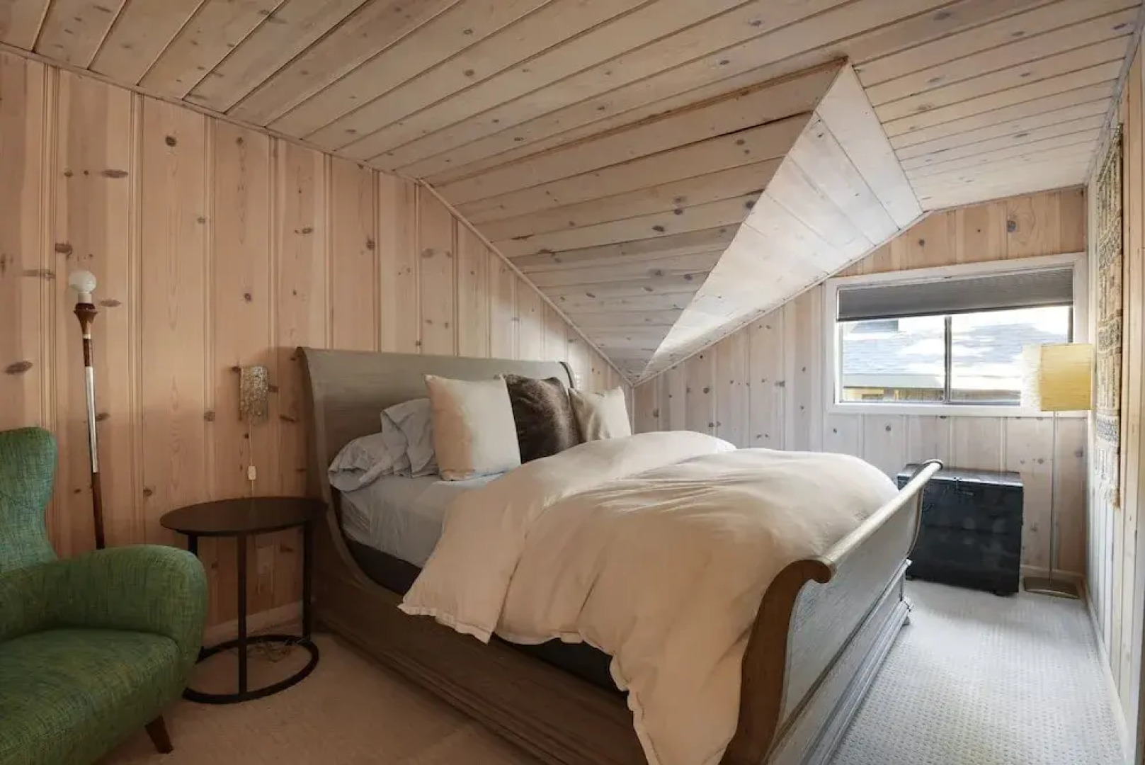 Mesmerizing Meeks Bay Outdoor Waterfront Deck