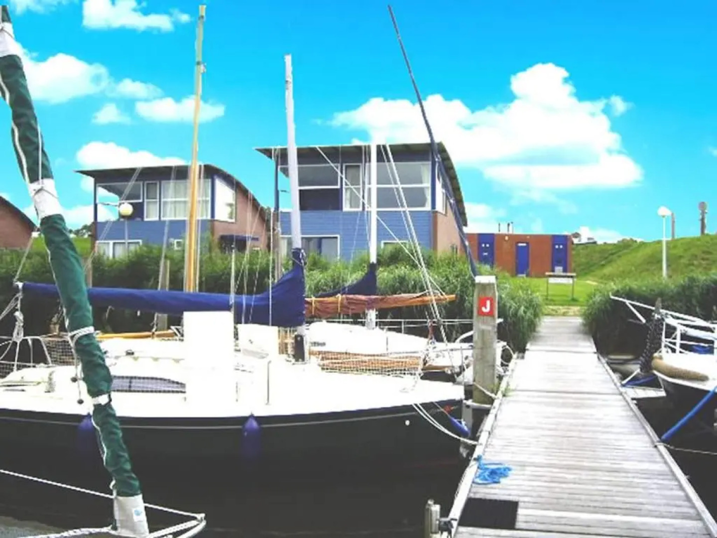 6pers. Lauwersmeer Lakefront. Nirvana house with sauna, pellet stove