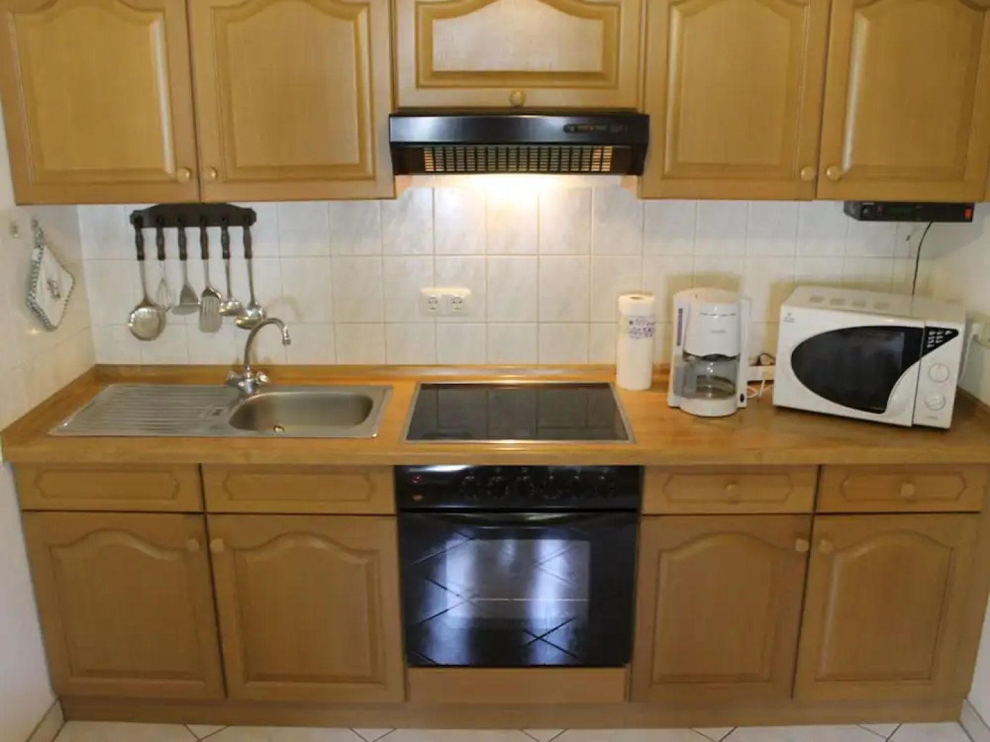 Luxurious Apartment in Wischuer With Fenced Garden, Barbecue