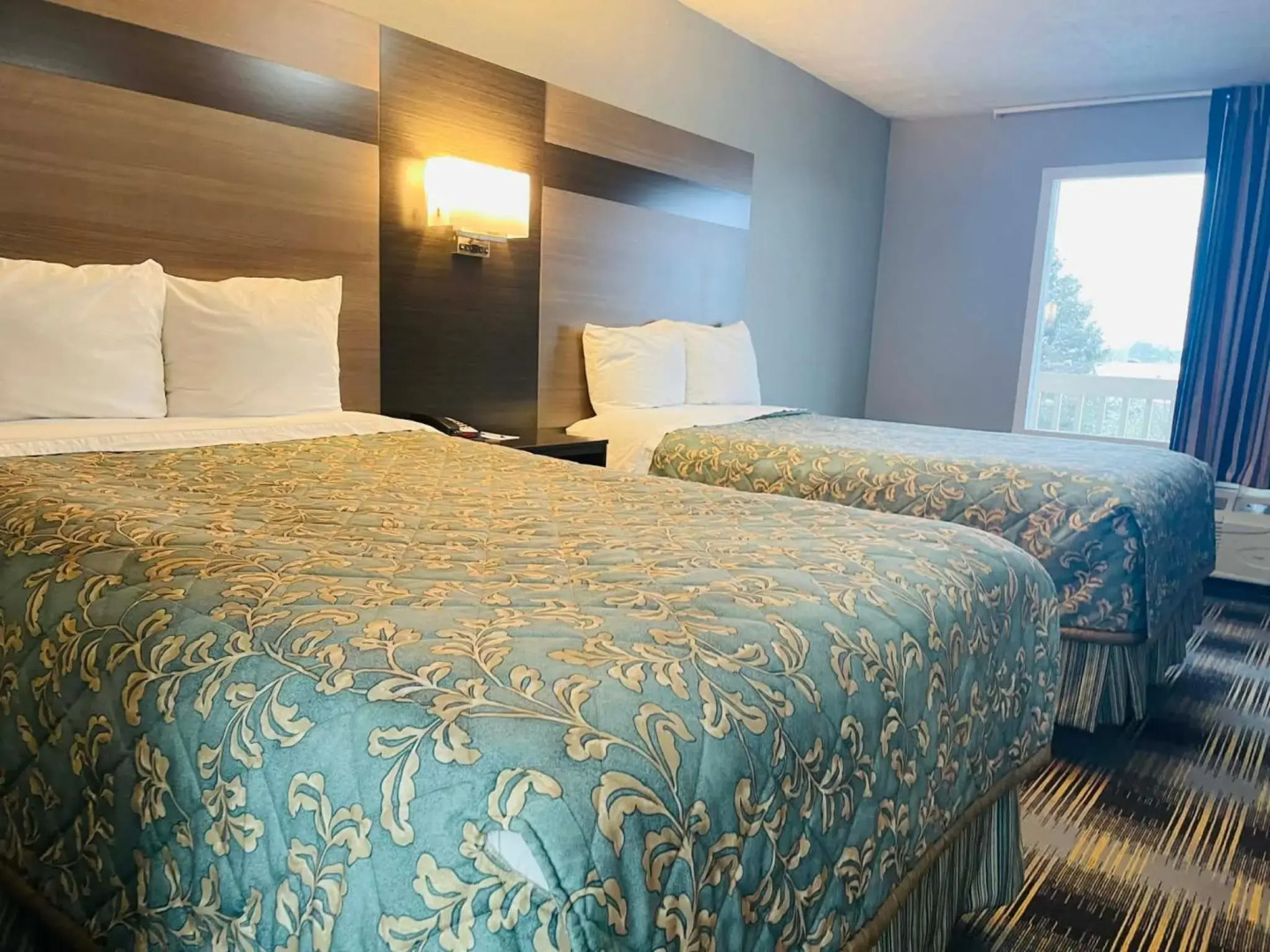 Travelodge By Wyndham Sellersburg