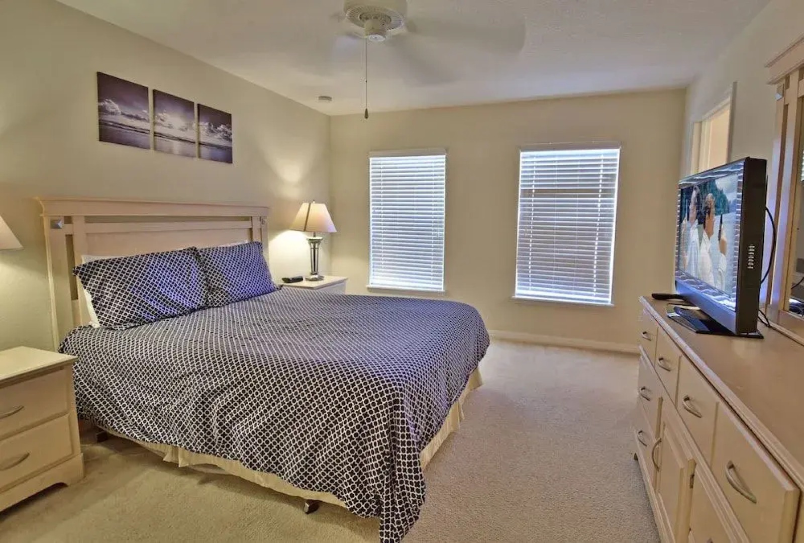 320EP Sandy Shores 3 Br villa by RedAwning