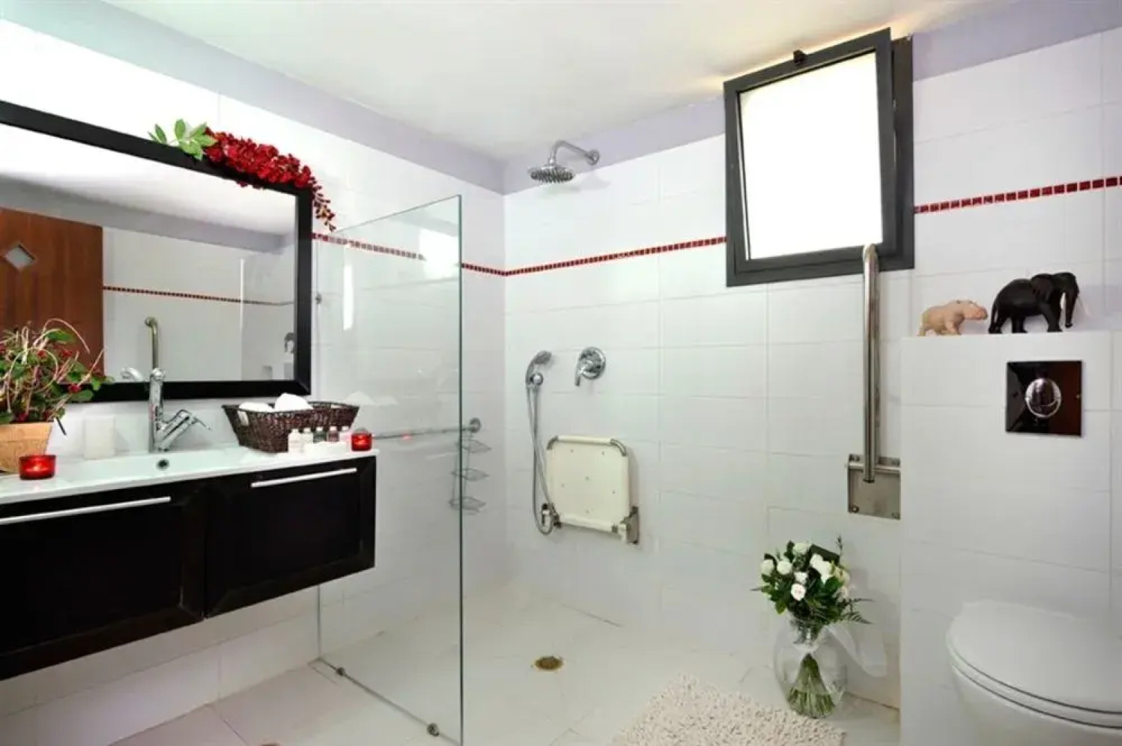 Hen Chalet & Suites in Had Nes