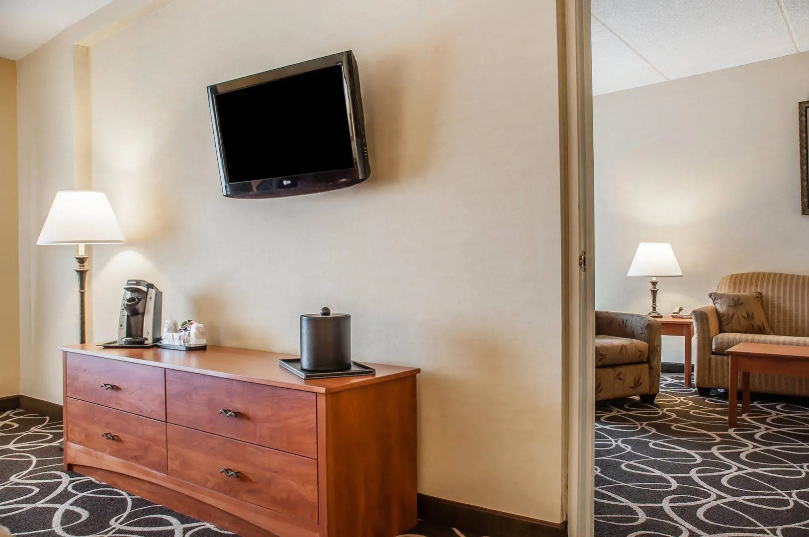 Quality Hotel & Suites At The Falls