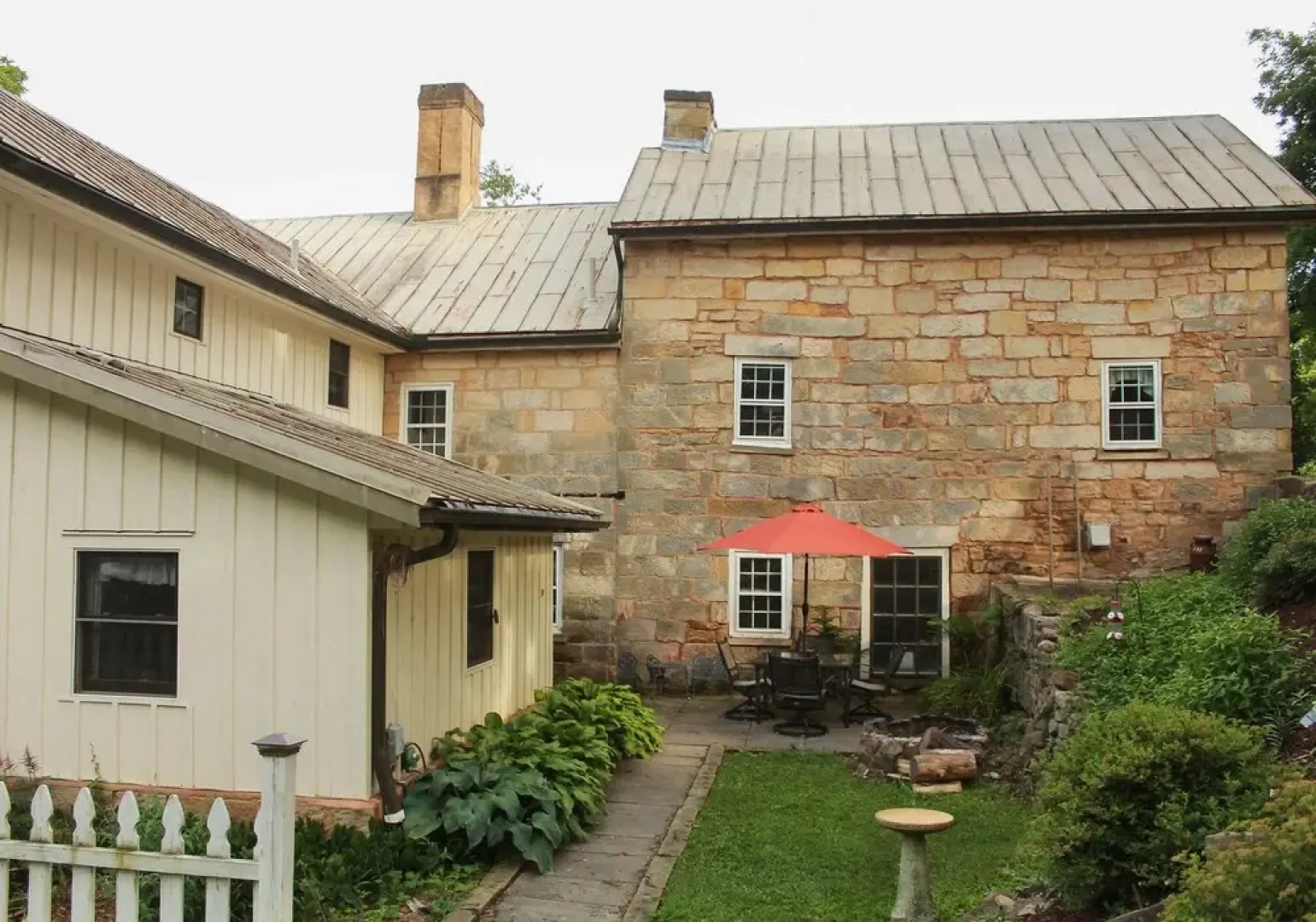 Headley Inn Bed and Breakfast