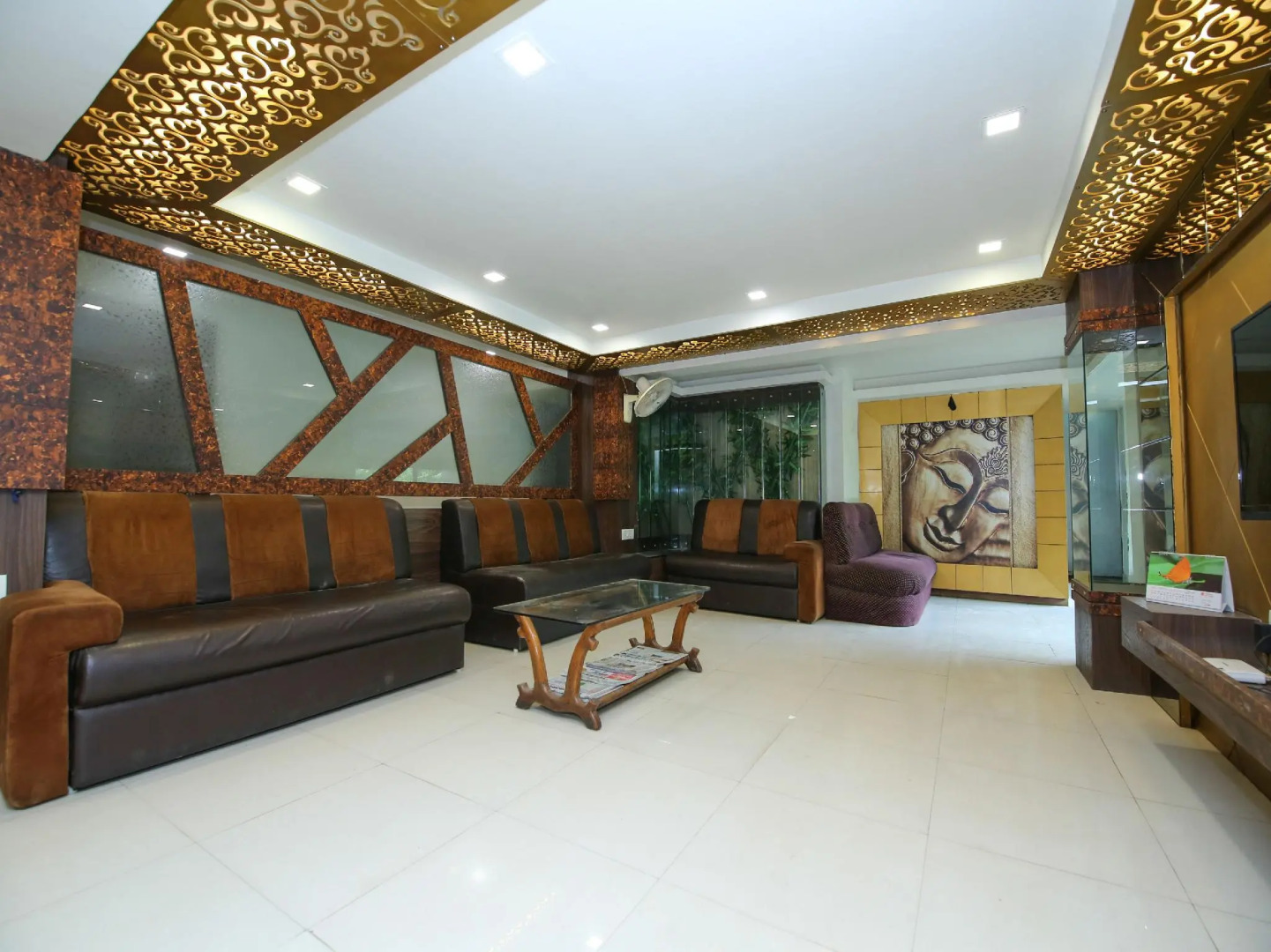 OYO 14465 Hotel Cozy Residency