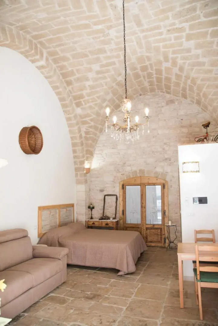 Piazza Duomo - Medieval Puglia's House