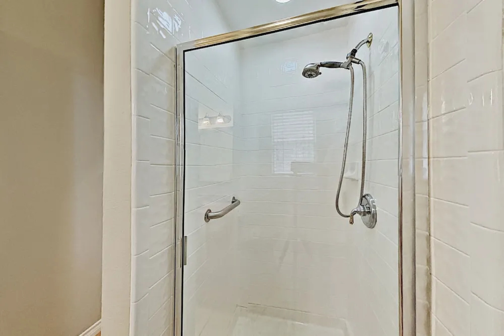 Sacred Vista: Opulent Hill Country With Pool 5 Bedroom Home