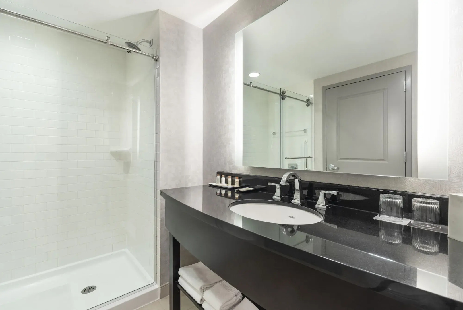 Renaissance by Marriott Boston Patriot Place Hotel