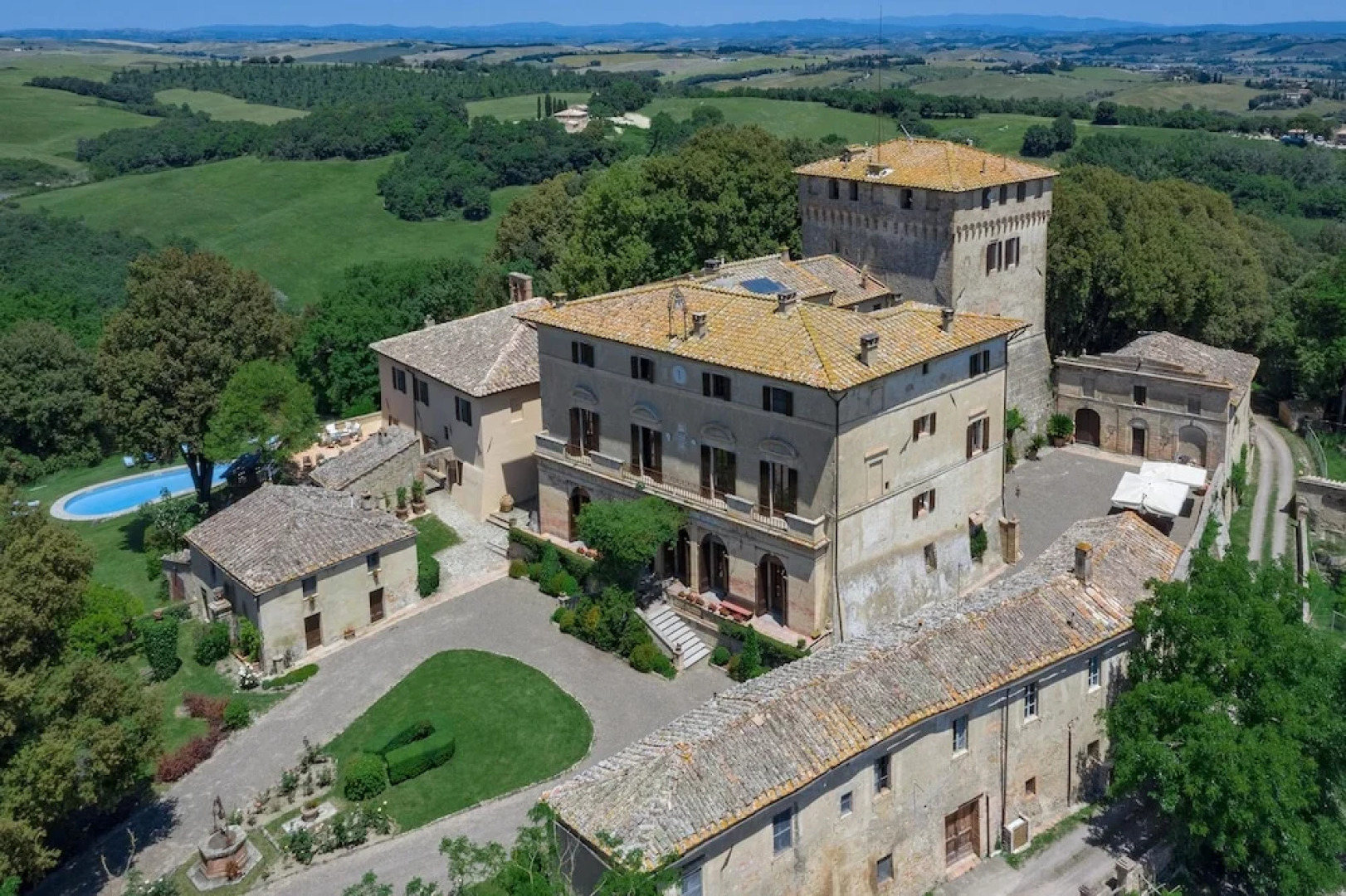 Villa With 8 Bedrooms in Buonconvento, With Private Pool, Furnished Garden and Wifi - 90 km From the Beach