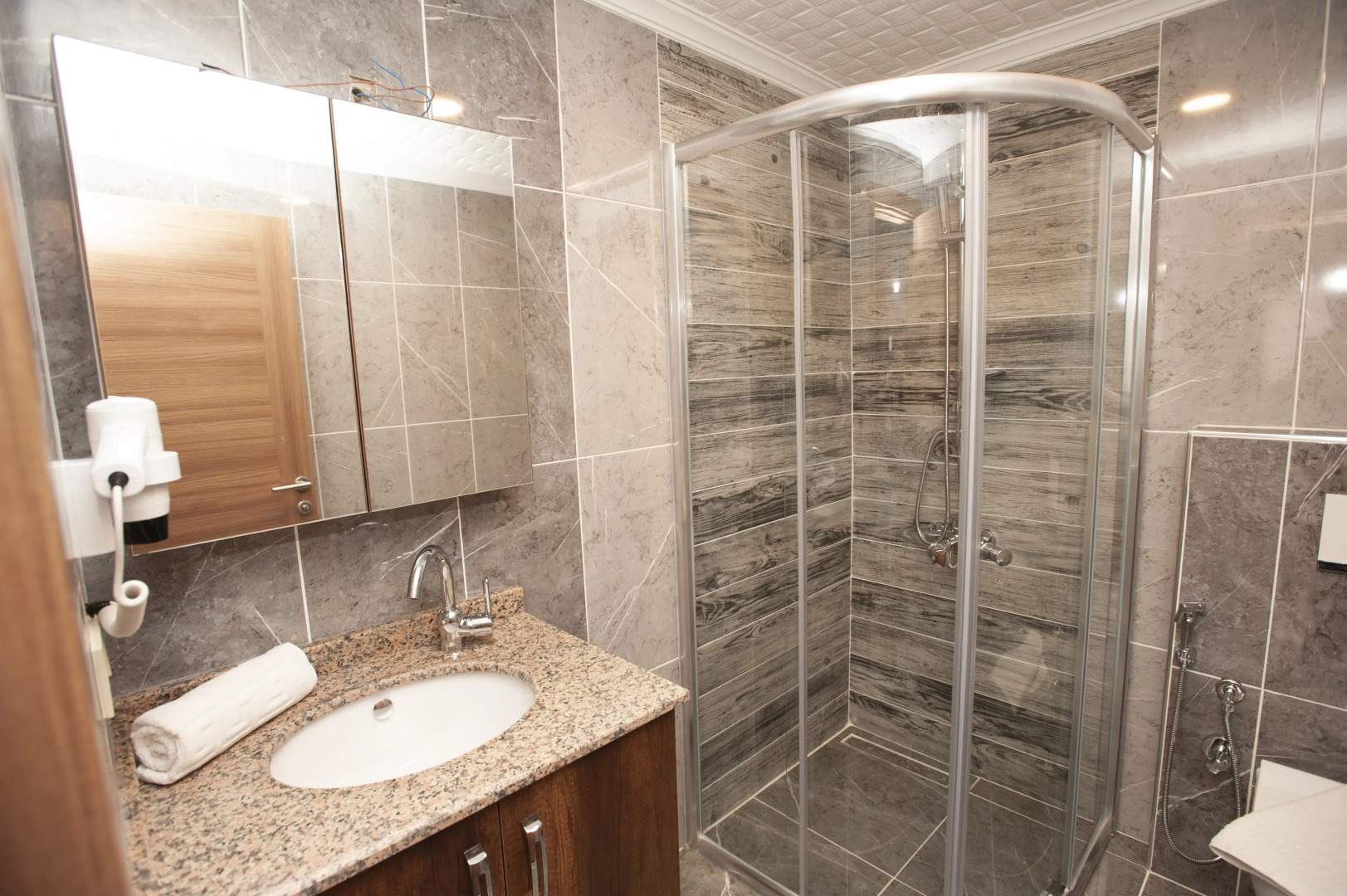 Empula Hotel & Residences