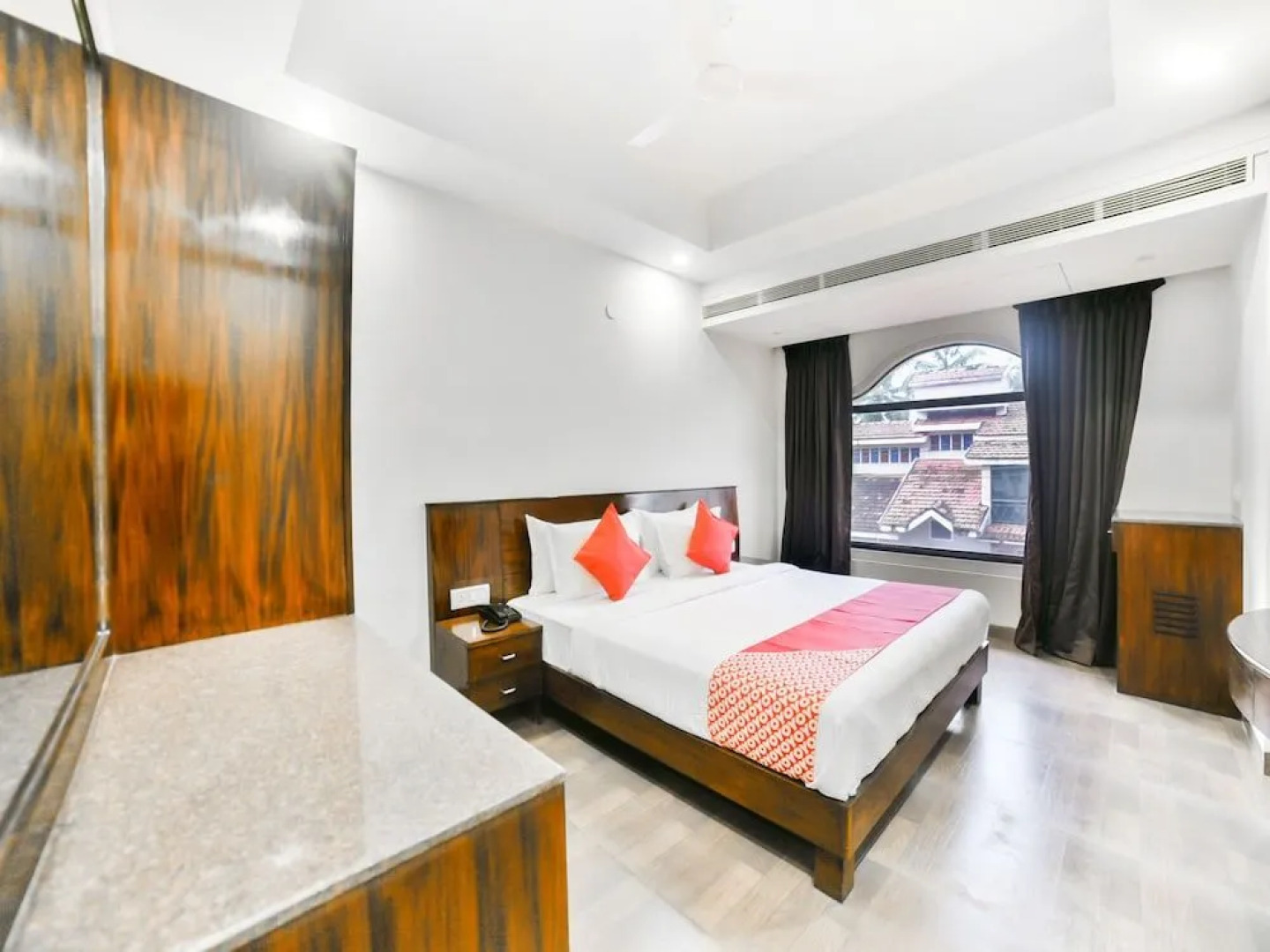 OYO 16096 Flagship Purushottam Hotel Mapusa