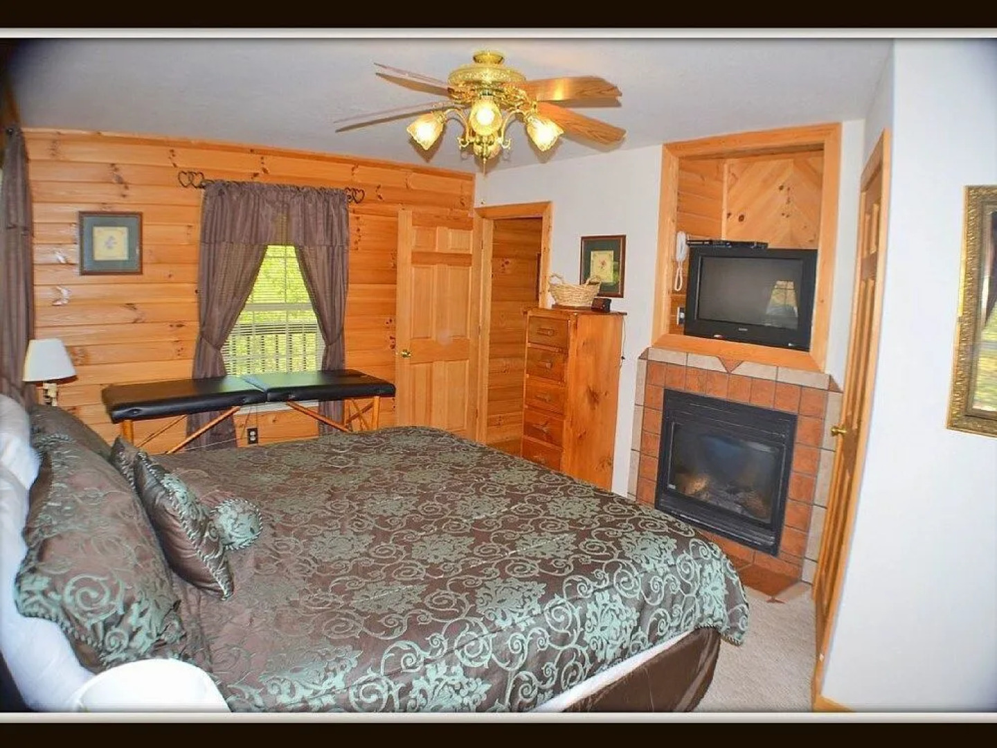 Amore Mountain Retreat - 1 Br cabin by RedAwning