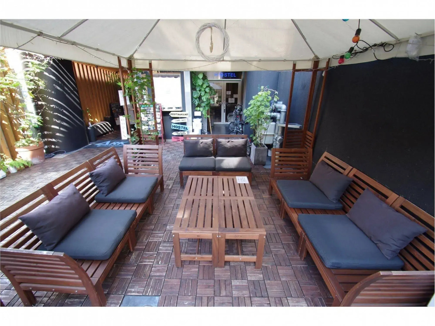 Ark Hostel & Cafe Dining