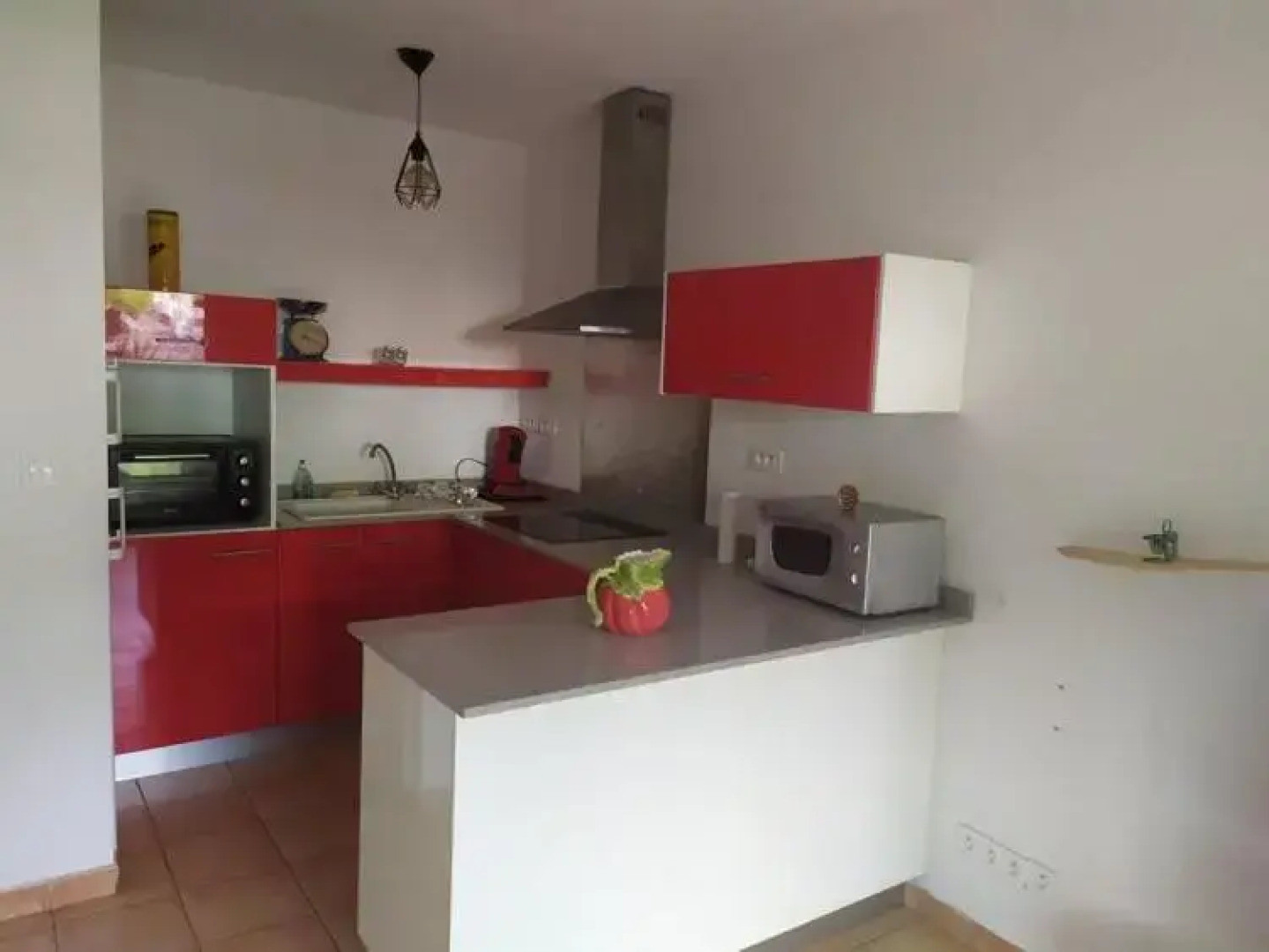 Charmant appartement en bord de mer avec piscine