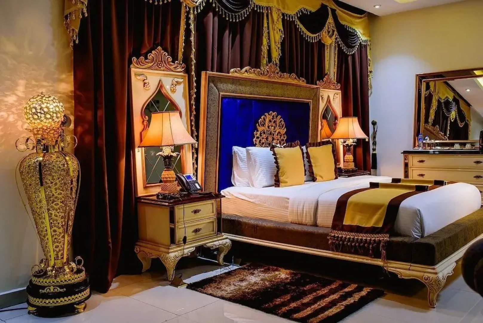 Echelon Heights Hotel