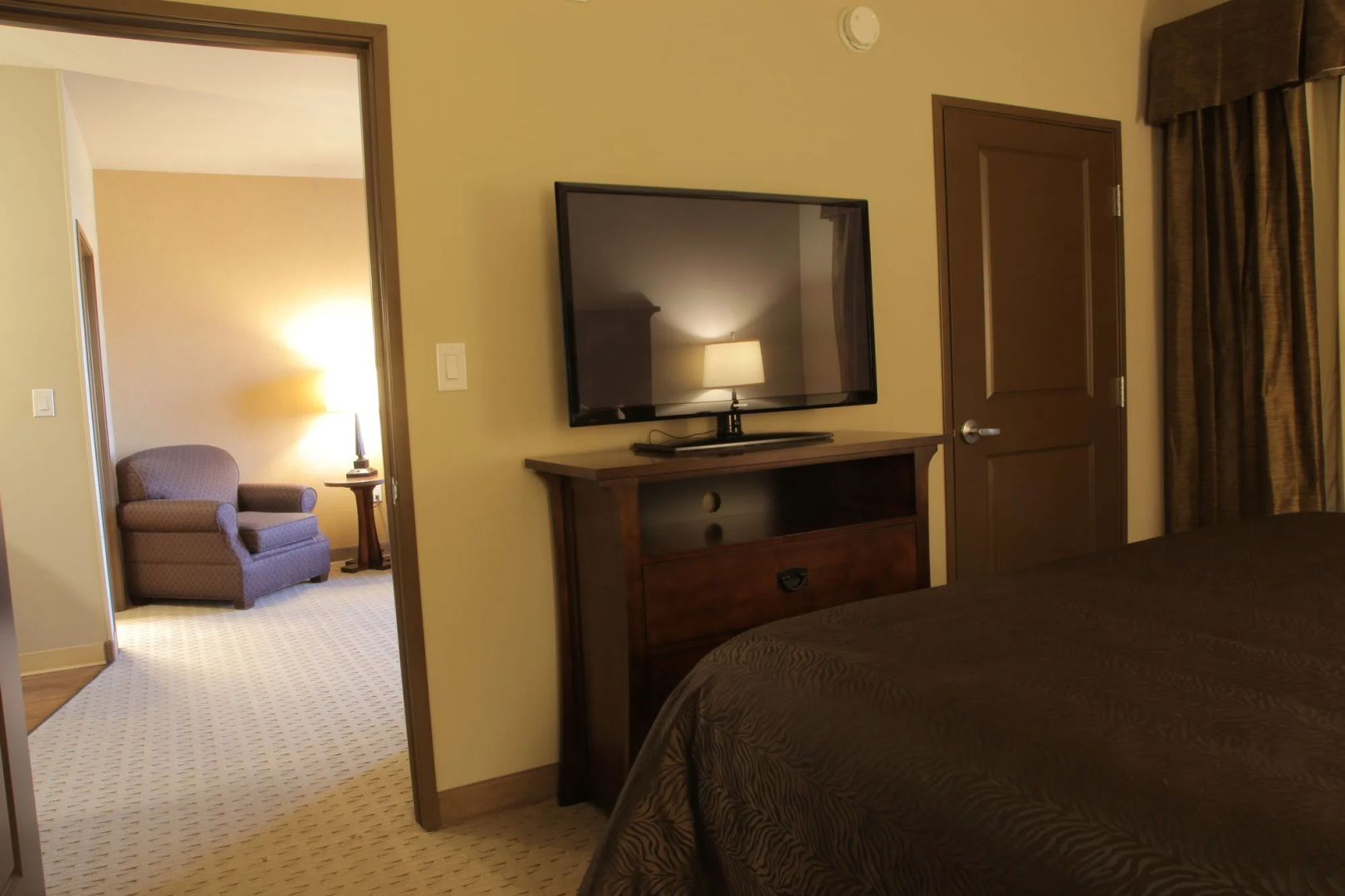 Teddy's Residential Suites Watford City