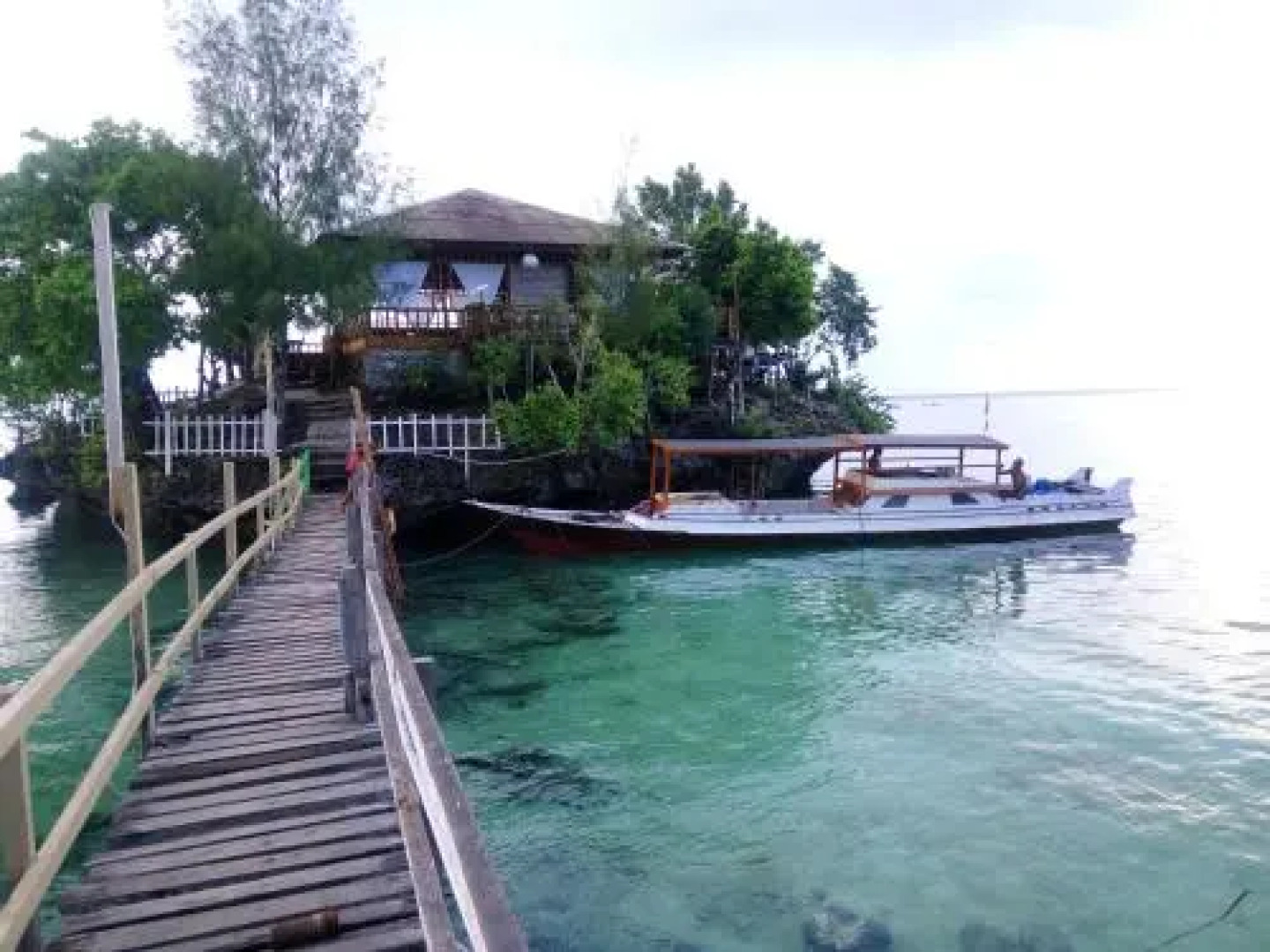Wasabinua hotel & dive  resort
