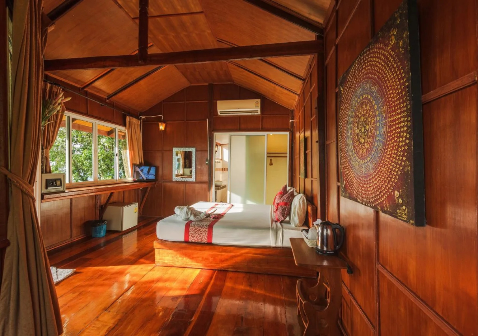 Phuphaya Seaview Resort