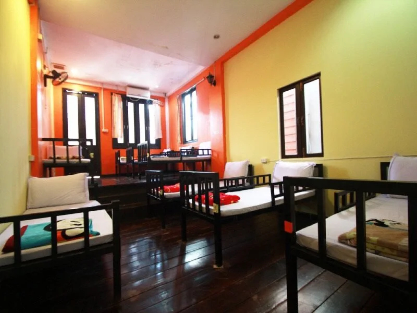 Niny Backpacker Hotel Vientiane