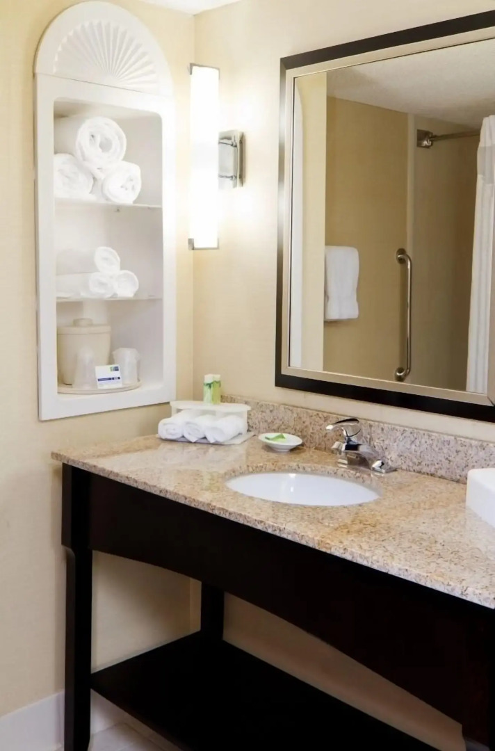 Holiday Inn Express & Suites Greenville - Downtown by IHG