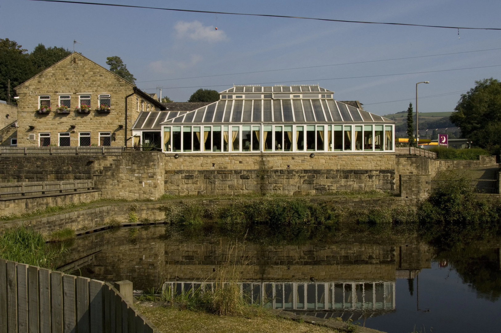 Premier Inn Halifax South
