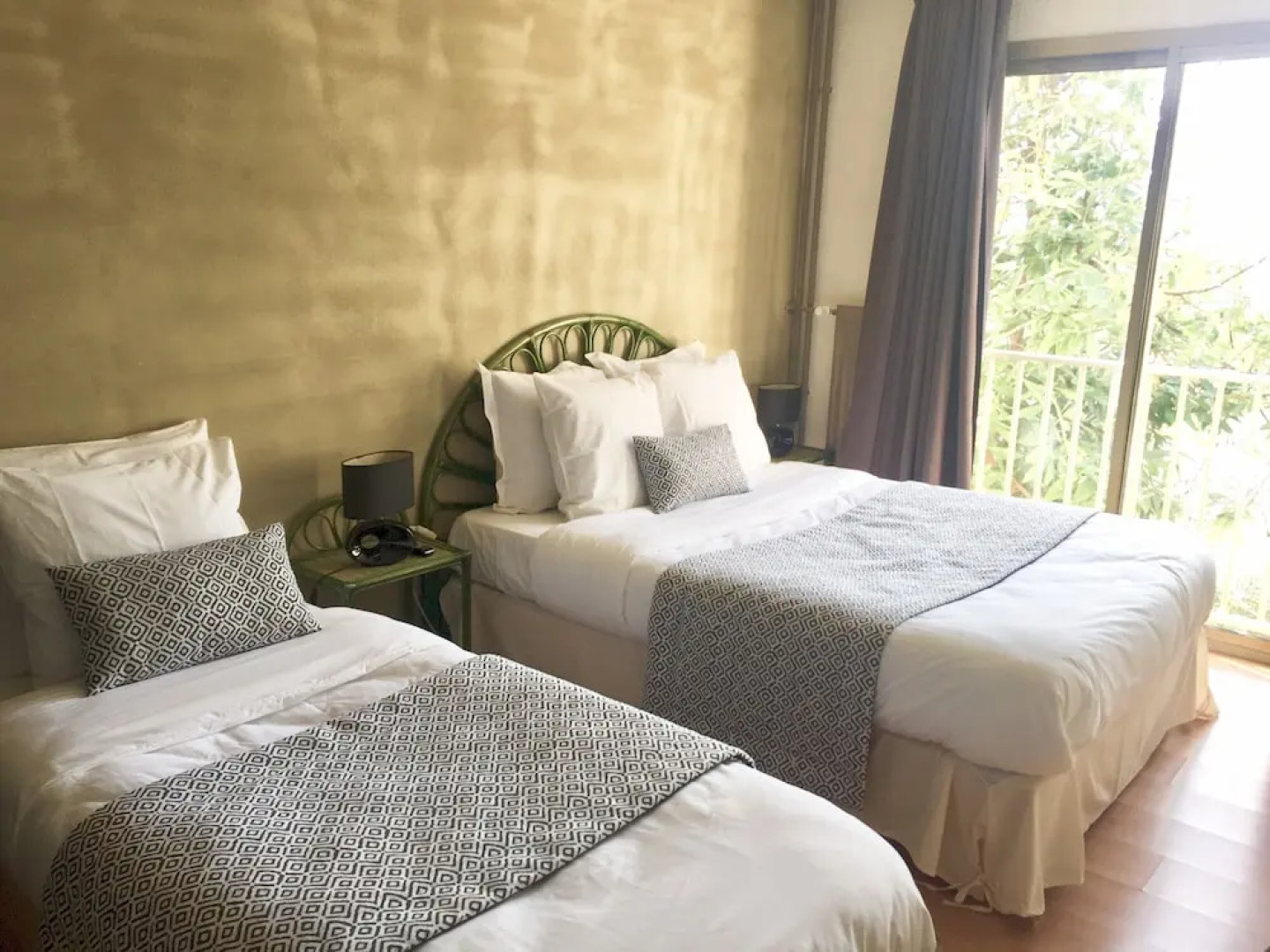 AVOCADO Hôtel Restaurant Bar