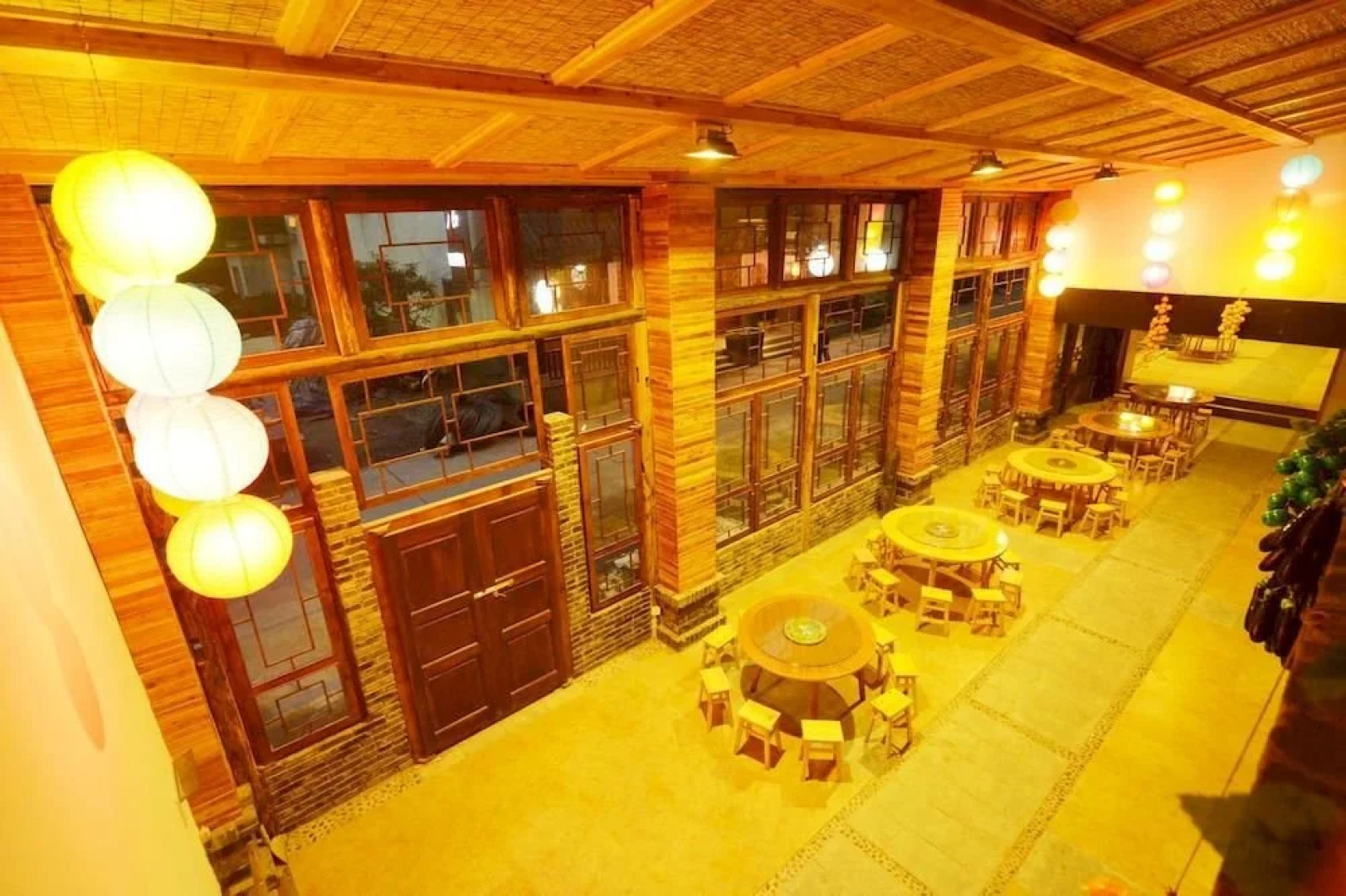Mount Emei Happy Hotel