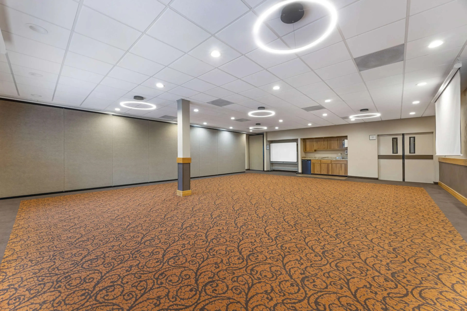 Best Western Plus Mill Creek Inn