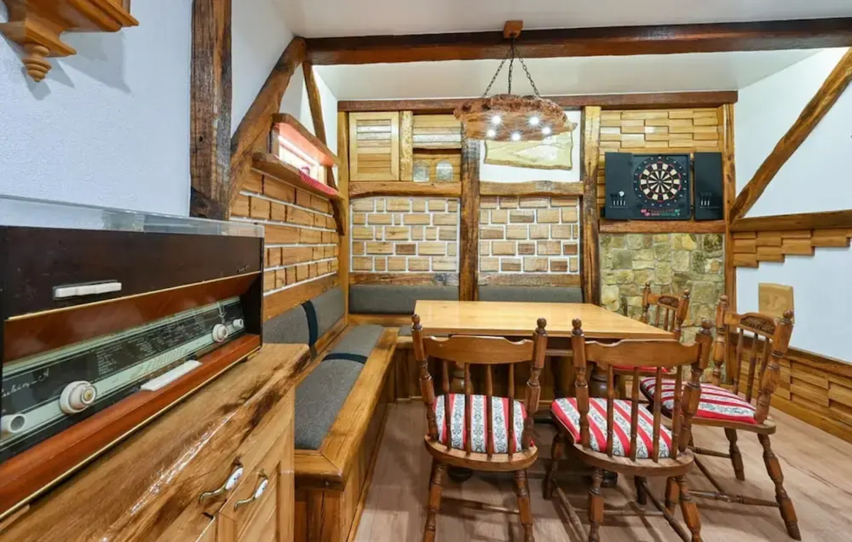 Dream Villa Sleeps 8 With Sauna